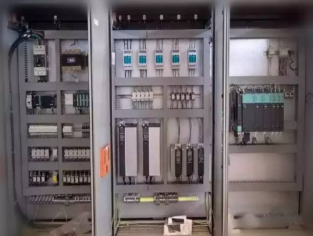 1463648819230865.jpg 电气柜成套安装实例图解 ,值得收藏!的图1